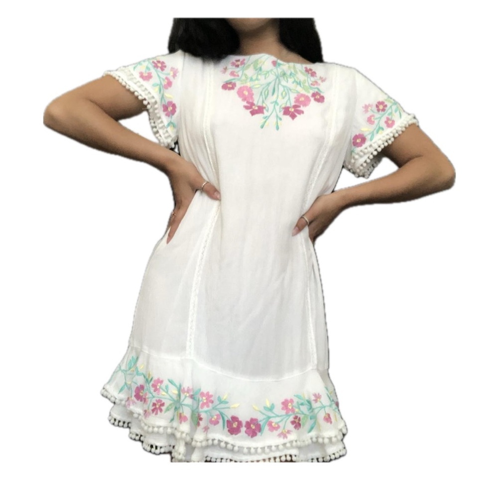 rahi cali white mini dress with pink flowers